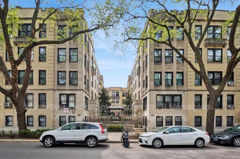 Spacious Vintage Lakeview East Studio | Rooftop Deck | Steps from the property image