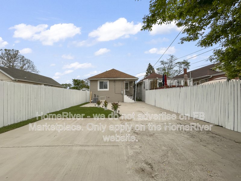 Spacious 4BR Home with Finished Basement &amp;amp;amp;amp;amp;amp;amp;amp;amp;amp;amp; Updated K property image