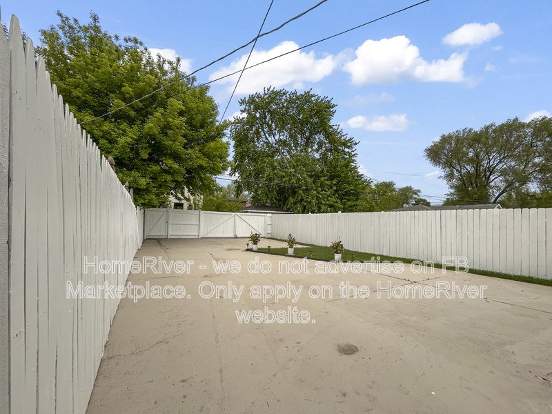 Spacious 4BR Home with Finished Basement &amp;amp;amp;amp;amp;amp;amp;amp;amp;amp;amp; Updated K property image
