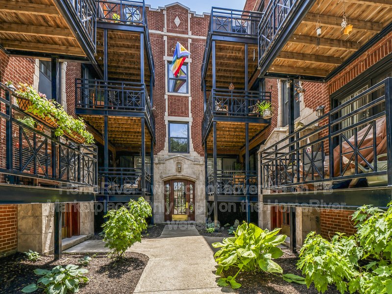 Spacious 1BR | 500 Sq Ft | In-Unit W/D | Prime Lakeview Location property image