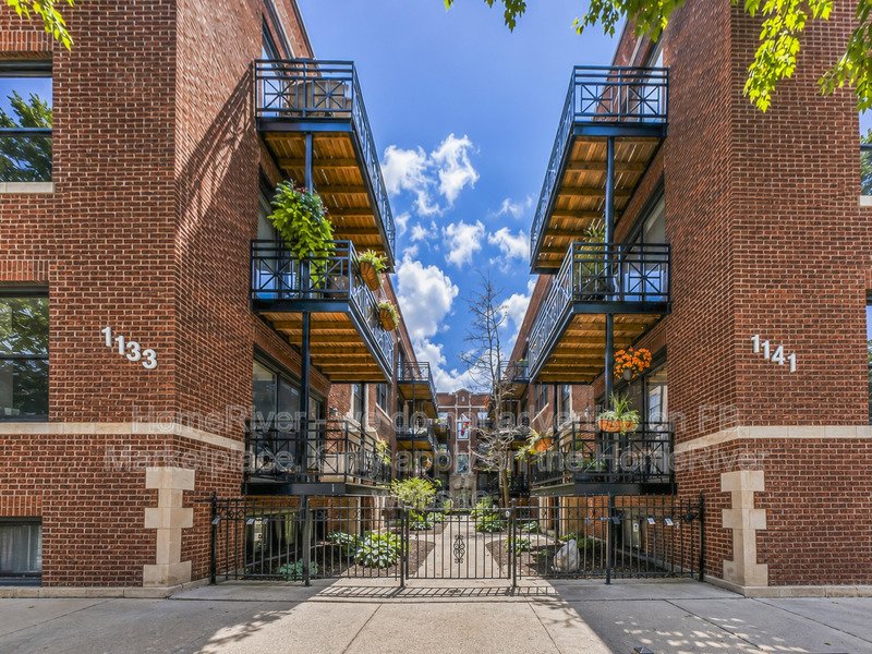 Spacious 1BR | 500 Sq Ft | In-Unit W/D | Prime Lakeview Location property image
