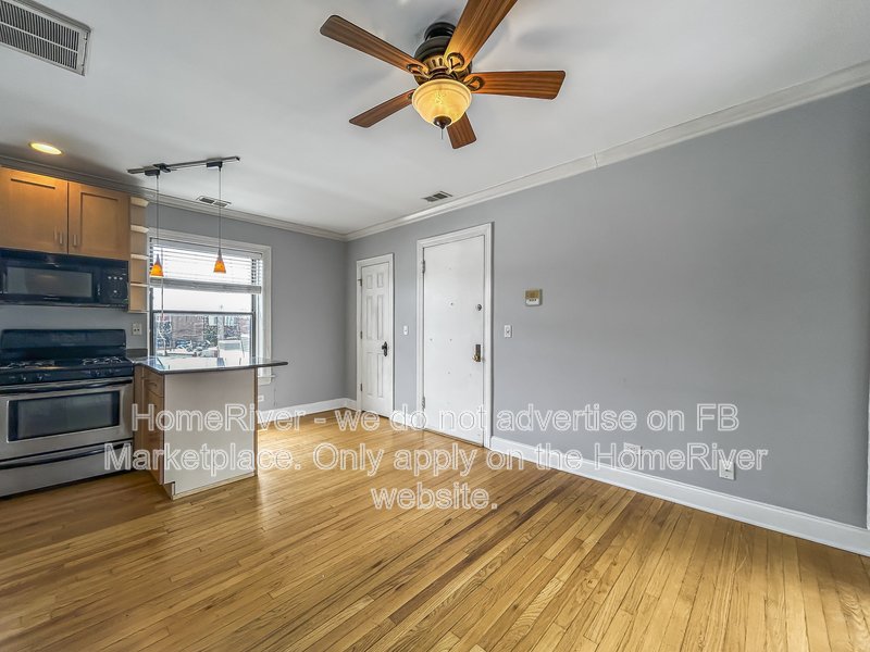 Spacious 1BR | 500 Sq Ft | In-Unit W/D | Prime Lakeview Location property image
