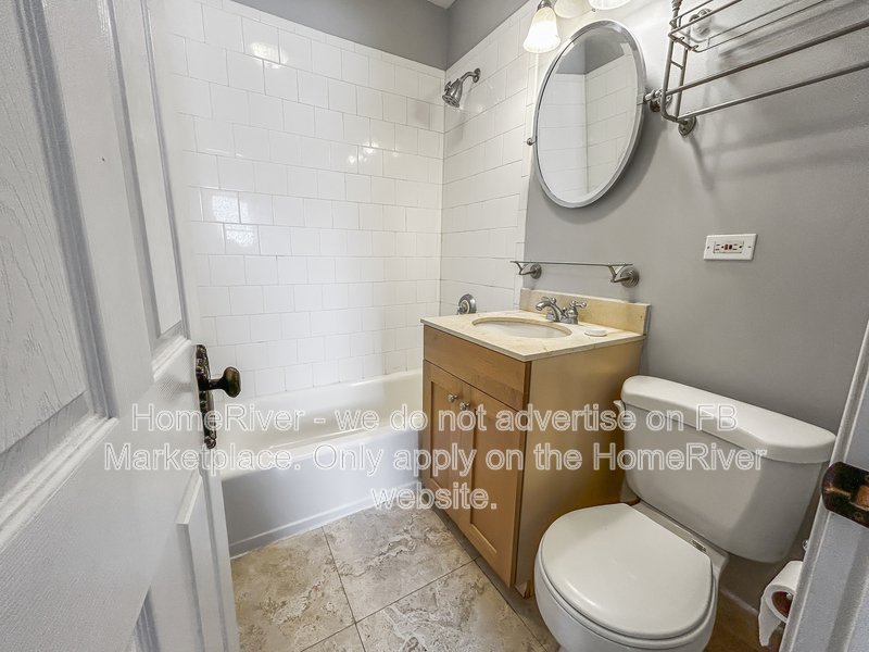 Spacious 1BR | 500 Sq Ft | In-Unit W/D | Prime Lakeview Location property image