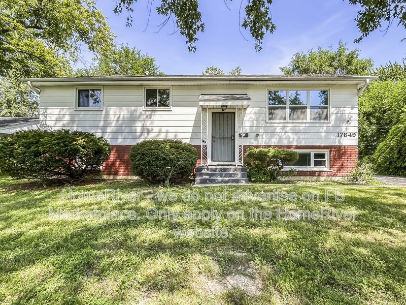 Huge 5BR/2BA Home on Large Lot | Updated Kitchen | New Floor property image