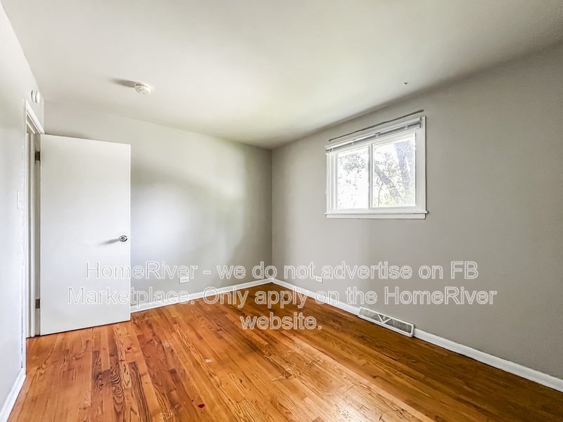 Huge 5BR/2BA Home on Large Lot | Updated Kitchen | New Floor property image